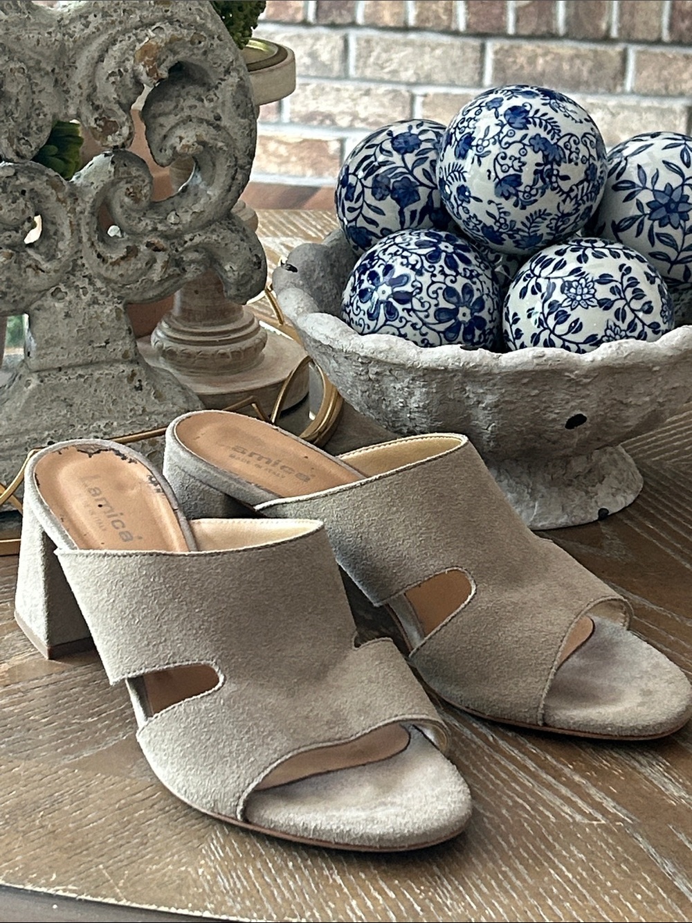 Women’s Leather Suede Taupe Suede Open-Toe Block Heel Mules size 9